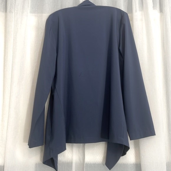 Blazer Flowy front soft blue label missing PTP 23”Sleeves 24”Length 30” - Picture 3 of 4